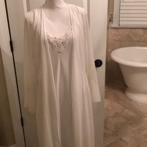 2 piece set robe and nightgown